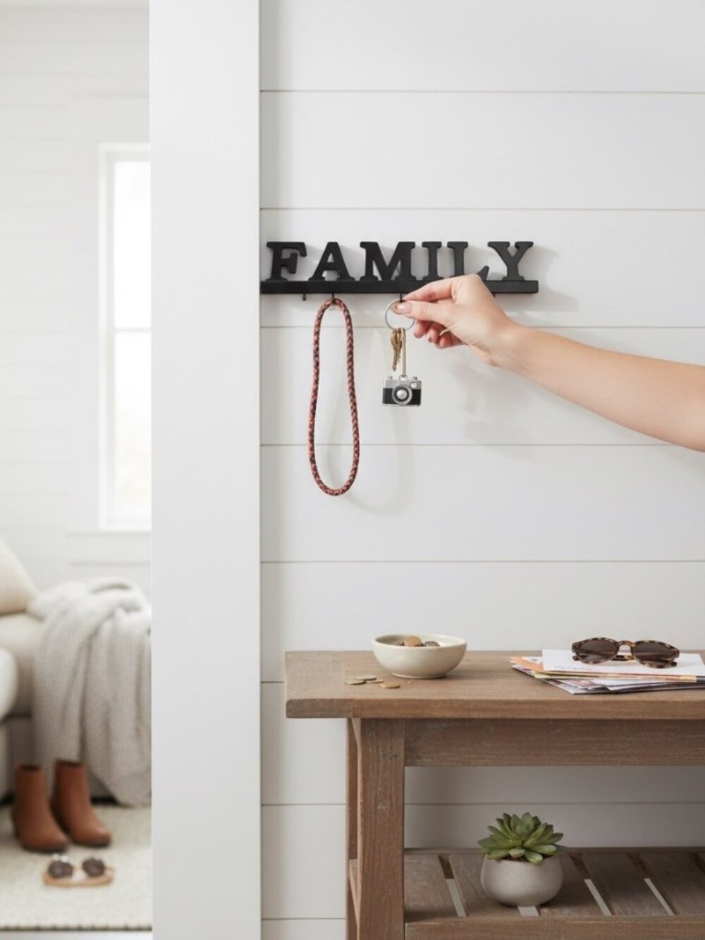 3-Hook Wall Hanging Family Word Decor